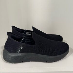 Skechers Men's Black Slip-On Shoes size 8